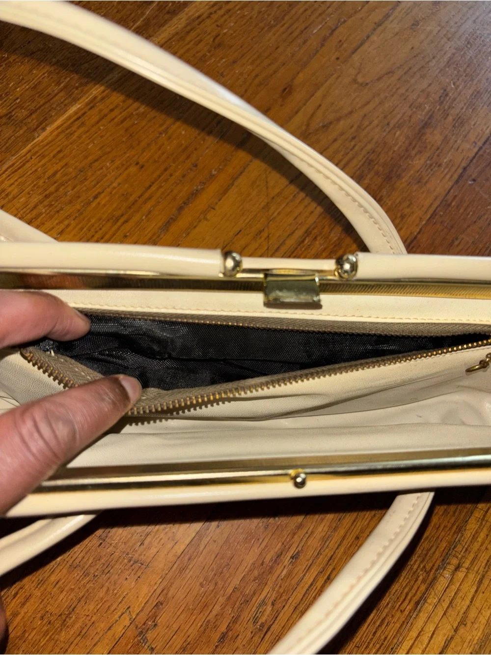 Women’s Cream Vintage Purse